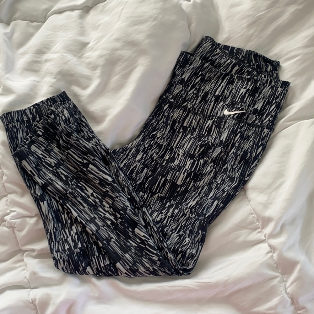 Cropped Nike leggings
